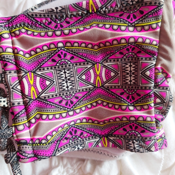 Jessica Simpson Swimsuit Top - Picture 6 of 10